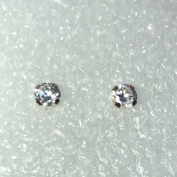 14k Cz Cubic Zirconia Solitaire Stud Earrings w Backs Approx 4mm - Picture 2 of 6